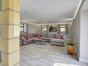 Living area - The Gate House (Richmond)