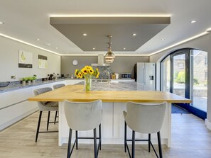 Cookware/dishes/utensils - The Gate House (Richmond)