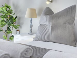 4 bedrooms, individually decorated, individually furnished, free WiFi - The Gate House (Richmond)