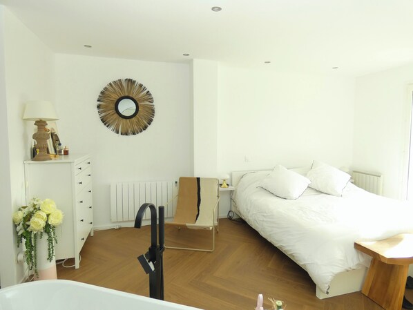 5 camere, ferro/asse da stiro, Wi-Fi