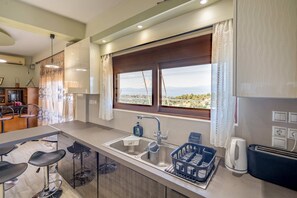 Apartment | 1 bedroom, Internet - Peaceful Hilltop Apartment With Balcony Sea View (Chalcis)