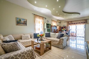 Apartment | 1 bedroom, Internet - Peaceful Hilltop Apartment With Balcony Sea View (Chalcis)