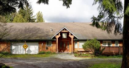 Fort Wine Manor: Entire Private Estate Home