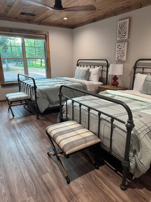 4 bedrooms, free WiFi, bed sheets