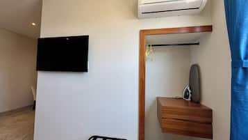 Superior Suite, 1 Katil Raja (King) | Televisyen