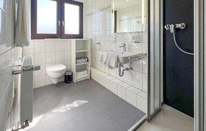 Shower - Amazing home in Lemmer with WiFi (Lemmer)