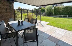 Outdoor dining - Amazing home in Lemmer with WiFi (Lemmer)