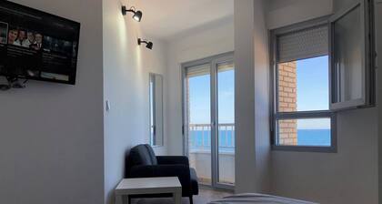 Room-oceanfront Retreat in Torrevieja wi