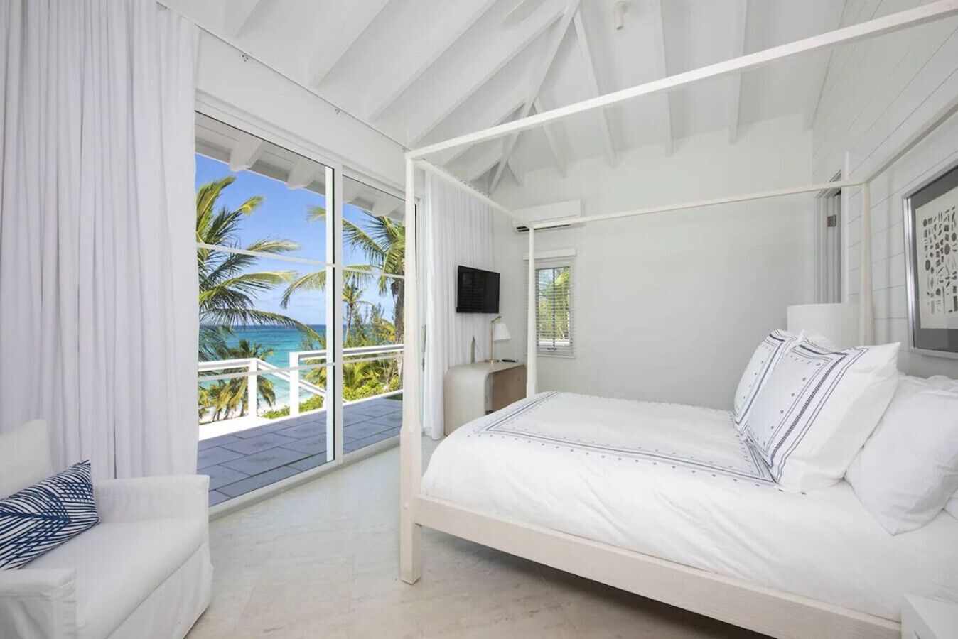 Iron/ironing board, travel crib, free WiFi, bed sheets