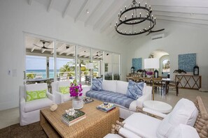 Smart-TV, Bücher, Stereoanlage