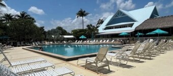 Coastal 1 Bdrm Villa w/Private Balcony in a Tropical Oasis