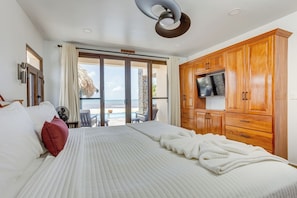 4 bedrooms, in-room safe, desk, iron/ironing board - Seana Beach • Modern 4‑Bedroom Beachfront Villa w/ Pool, Pier & Daily Service (Maya Beach)