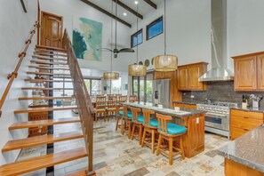 冰箱、微波炉、烤箱、炉灶