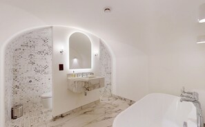 Dusche, Haartrockner, HandtĂŒcher