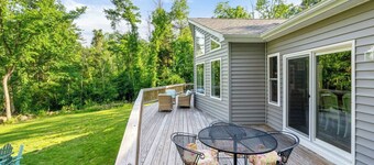 Shenandoah Getaway Cabin - Hot Tub, Sauna, Fire Pit & Forest Views. Near Hiking