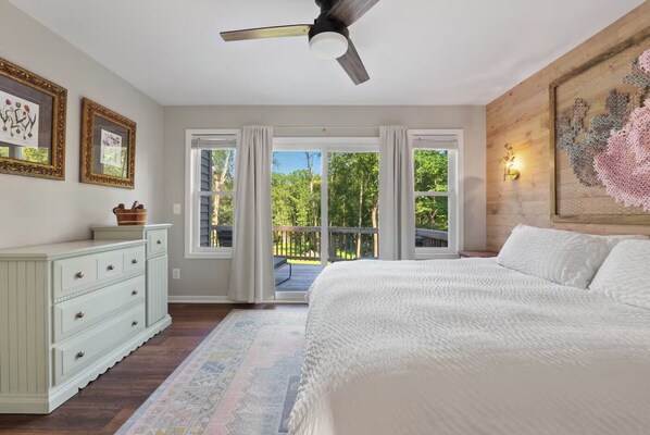 3 bedrooms, desk, iron/ironing board, free WiFi