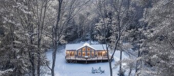 Shenandoah Escape Cabin - Hot Tub, Sauna, Fire Pit &  Forest Views. Near Hiking