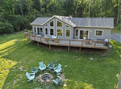 Shenandoah Escape Cabin - Hot Tub, Sauna, Fire Pit &  Forest Views. Near Hiking