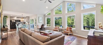 Shenandoah Escape Cabin - Hot Tub, Sauna, Fire Pit &  Forest Views. Near Hiking