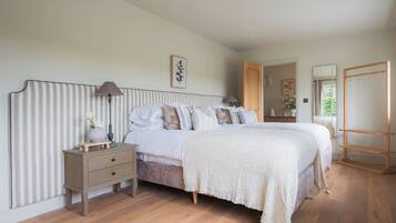 5 bedrooms, iron/ironing board, travel crib, free WiFi