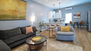 House, 1 Queen Bed, Patio, Garden View (Atlas Cottage) | Living area | 42-inch flat-screen TV with digital channels