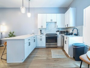 House, 1 Queen Bed, Patio, Garden View (Atlas Cottage) | Private kitchen | Fridge, microwave, oven, stovetop - Atlas Cottage Cozy Stay for 2 (Dripping Springs)