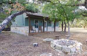 Property grounds - Atlas Cottage Cozy Stay for 2 (Dripping Springs)