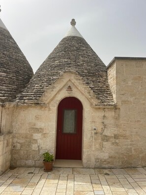 Exterior - THE TRULLI OF MAYA ENCHANTED PLACE & SWIMMING POOL IN MONOPOLI (Puglia)