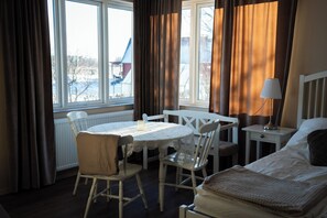 Basic Double or Twin Room, Patio, Garden View