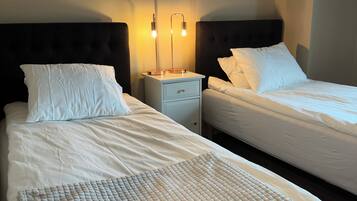 Basic Twin Room, 2 Single Beds, Non Smoking, Patio