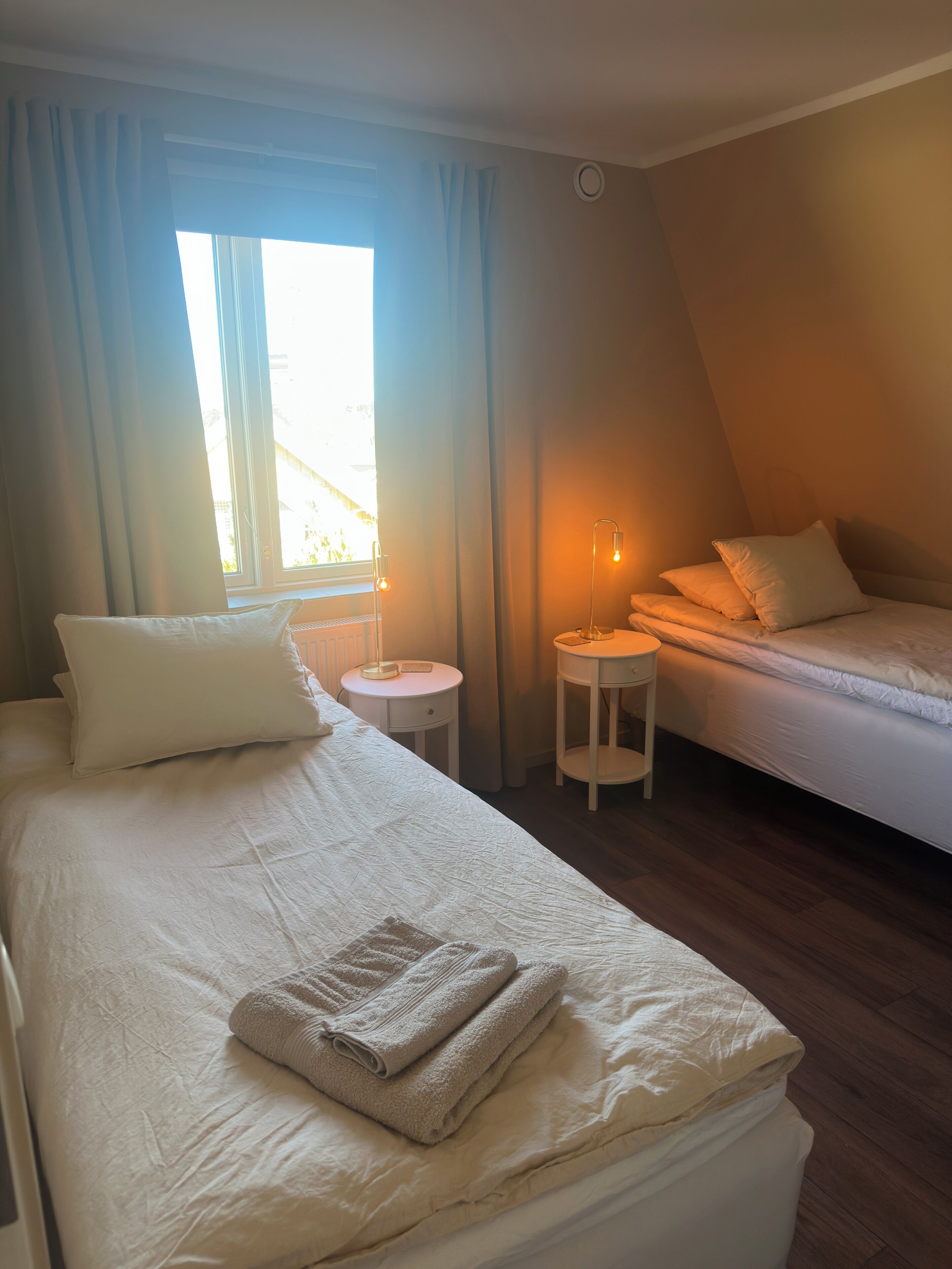 Double or Twin Room, 2 Twin Beds, Patio, Garden View | Pillowtop beds, blackout drapes, soundproofing, travel crib