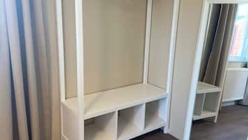 Basic-Doppelzimmer, Terrasse, Gartenblick | Innenbereich