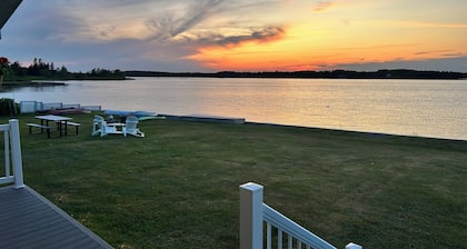 Waterfront cottage on Tracadie River