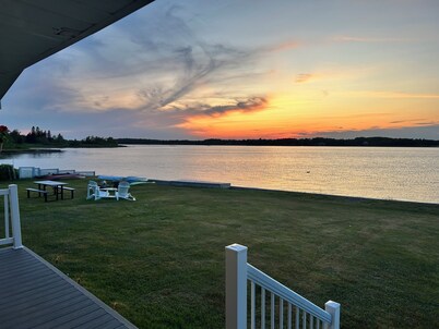 Waterfront cottage on Tracadie River