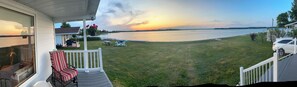 Terrace/patio - Waterfront cottage on Tracadie River (Tracadie)