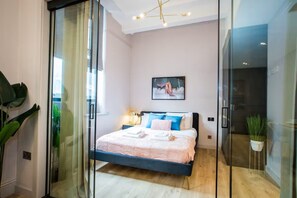 2 bedrooms, iron/ironing board, free WiFi