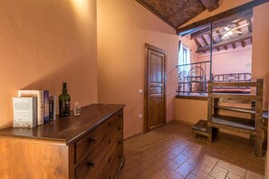Design Double Room, Hill View | Free minibar items, individually decorated, individually furnished