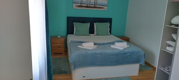 1 bedroom, iron/ironing board, WiFi, bed sheets - Ideal for those looking for an authentic local experience near Sintra. (Casal de Cambra)