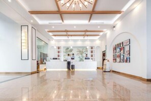 Lobby - O.live Social Hotel Near Fuhai West Metro Station, Shenzhen World Exhibition & Convention Centerr (Shenzhen)