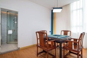Room - O.live Social Hotel Near Fuhai West Metro Station, Shenzhen World Exhibition & Convention Centerr (Shenzhen)