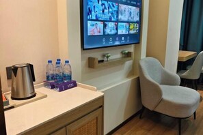 Room - O.live Social Hotel Near Fuhai West Metro Station, Shenzhen World Exhibition & Convention Centerr (Shenzhen)