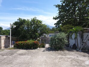 Economy Triple Room, 1 Bedroom, Patio, Mountain View | Terrace/patio - eco hostal punto del sabor (Santa Marta)