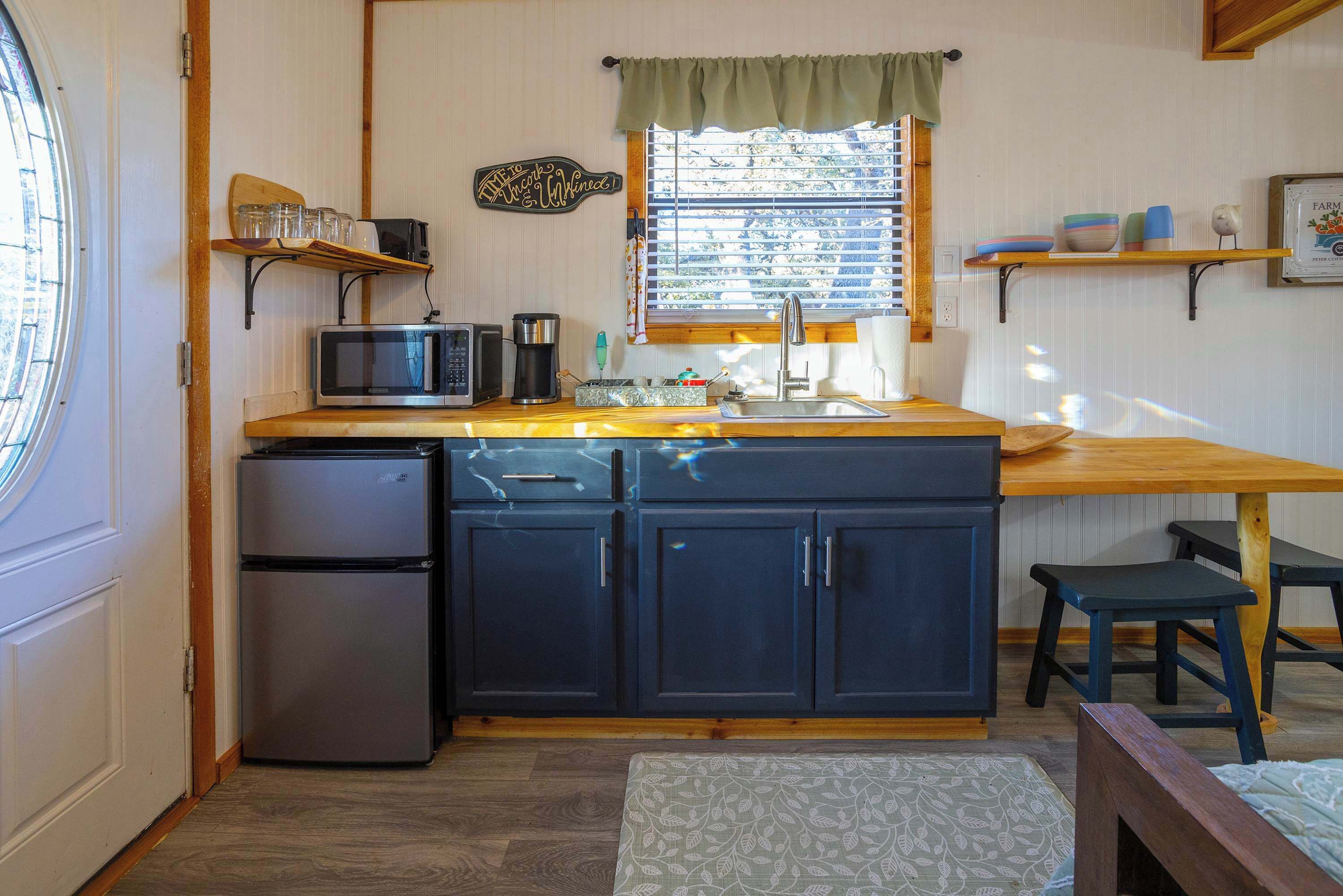 House, Multiple Beds, Patio, Garden View (Changes In Attitudes) | Private kitchen | Fridge, microwave, stovetop, dishwasher