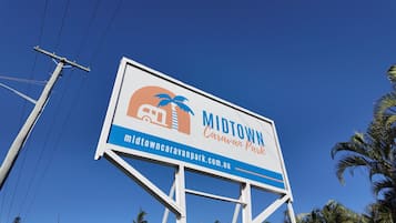 Fachada de la propiedad