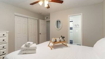 4 bedrooms, iron/ironing board, free WiFi, bed sheets