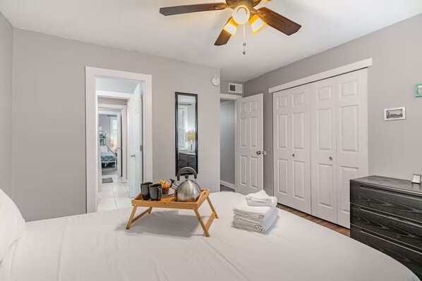4 bedrooms, iron/ironing board, free WiFi, bed sheets