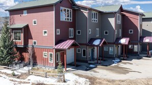Exterior - Winterstar Building A #6 3 bedroom views, Pet friendly common area HT (Fraser)