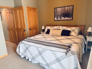 3 bedrooms, internet, bed sheets