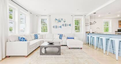 Spaciously Convenient Lake House 4 BR, 2 BA, Unit2