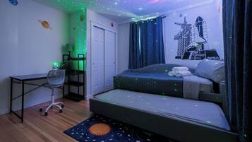 4 bedrooms, WiFi, bed sheets